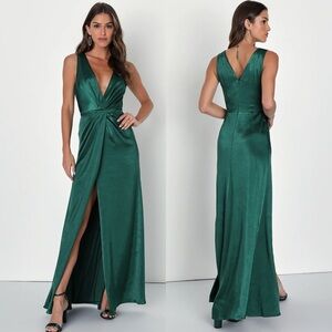 NWT Lulu’s Perfect Refinement Emerald Satin Sleeveless Pleated Maxi Dress Large